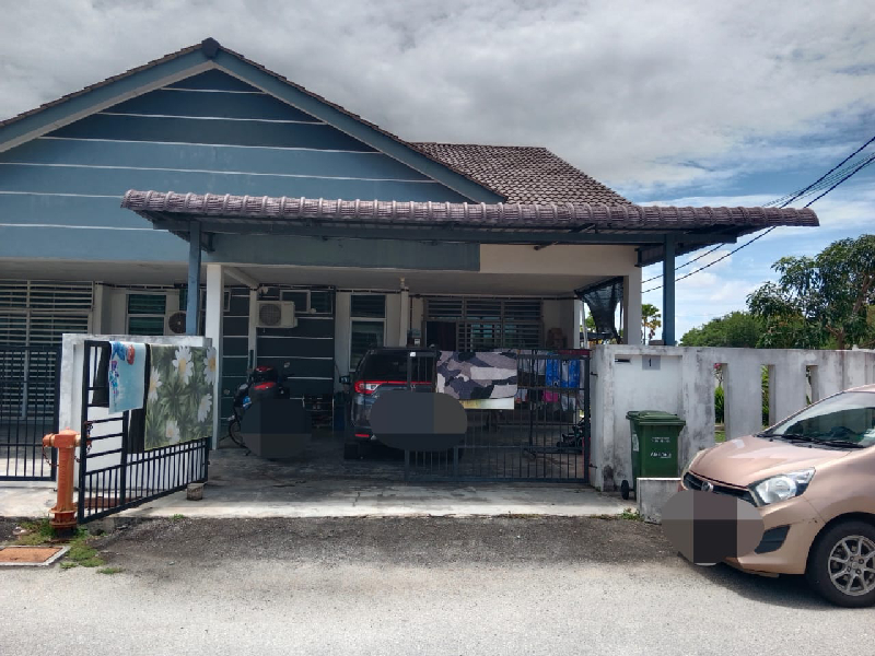 ADENLAND, KEMPADANG KUANTAN