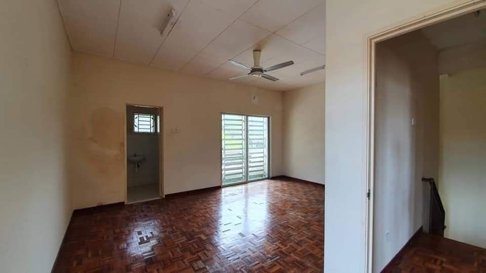 CORNER LOT Double Storey Bandar Bukit Mahkota - photo 3