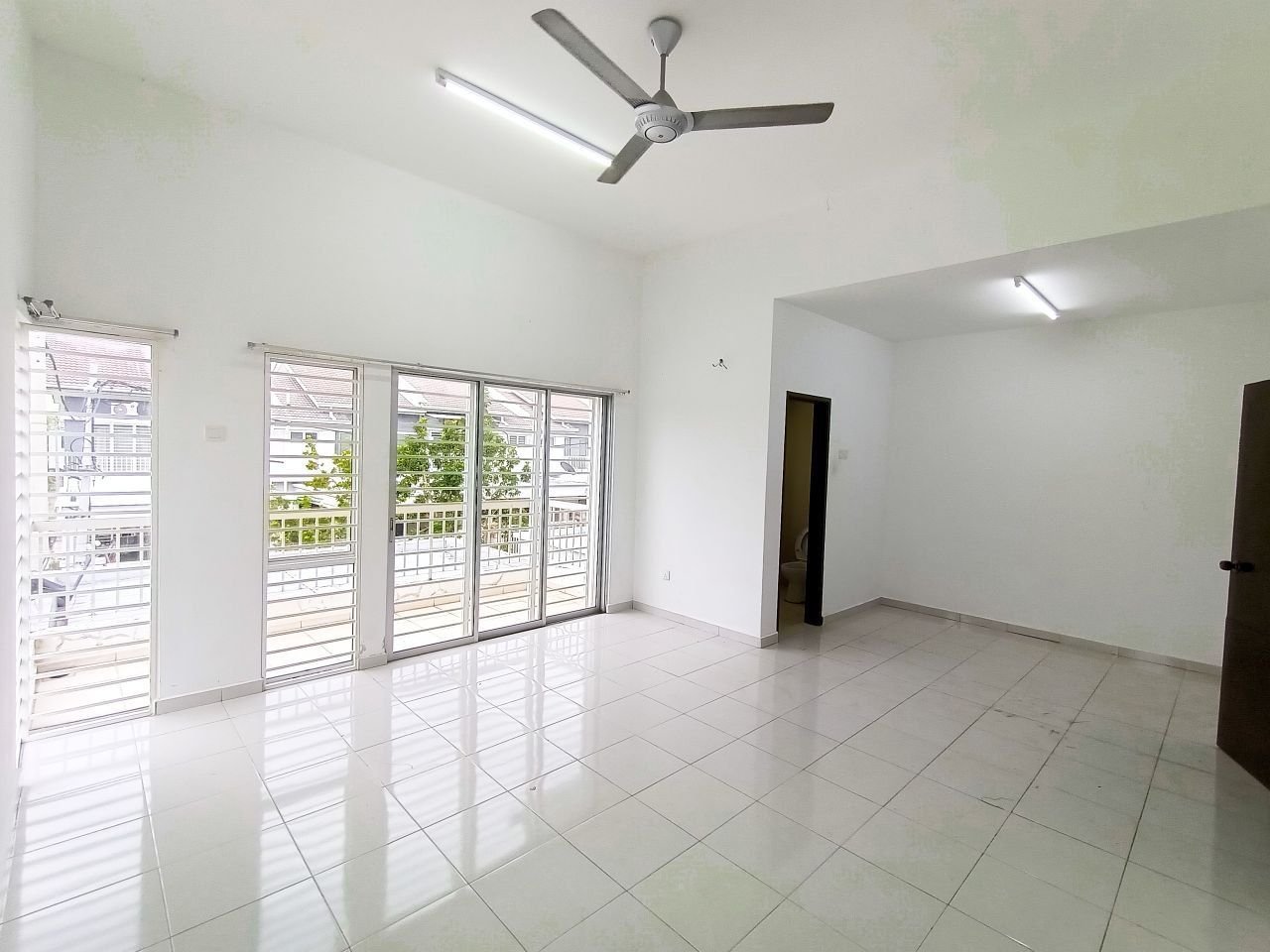CORNER LOT Double Storey Taman Desa Seringin Nilai - photo 3