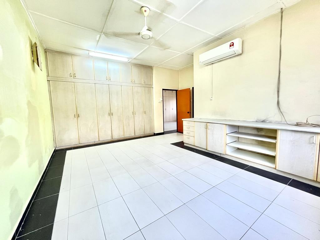FACING OPEN Semi-D Double Storey Shah Alam - photo 3