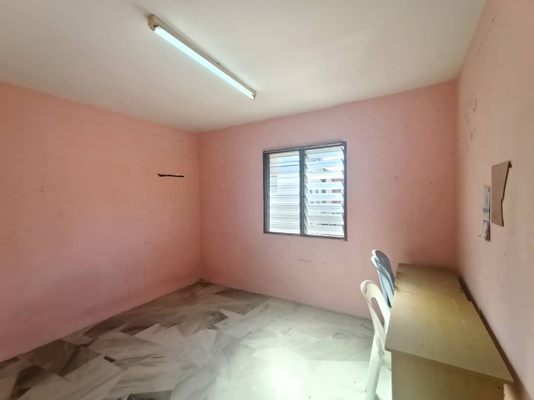 PKNS Flat Blok 29 Seksyen 7 Shah Alam Selangor - photo 5