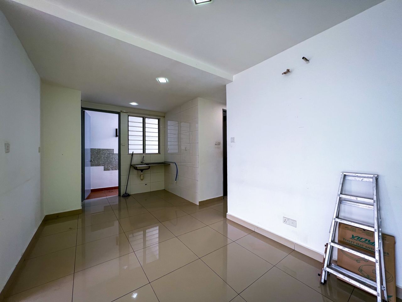 END LOT KLCC VIEW Suasana Lumayan Condominium - photo 3
