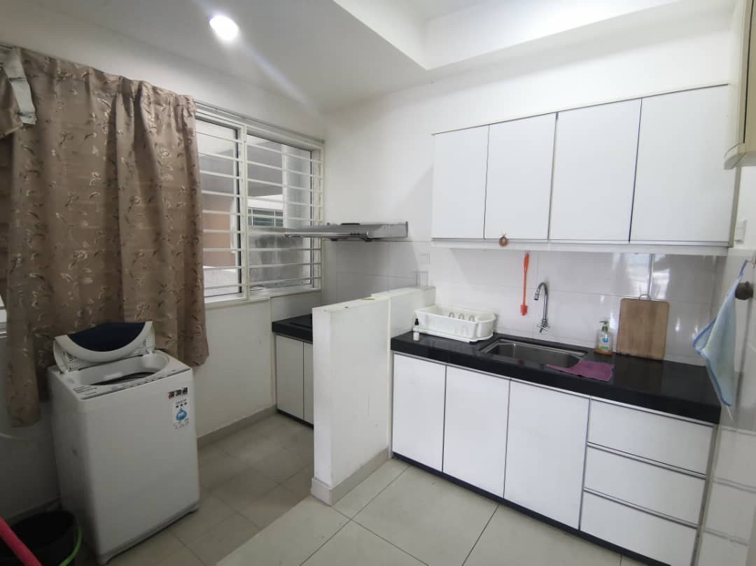 Zenith Residence 3 Bed FF By Shawn - photo 8