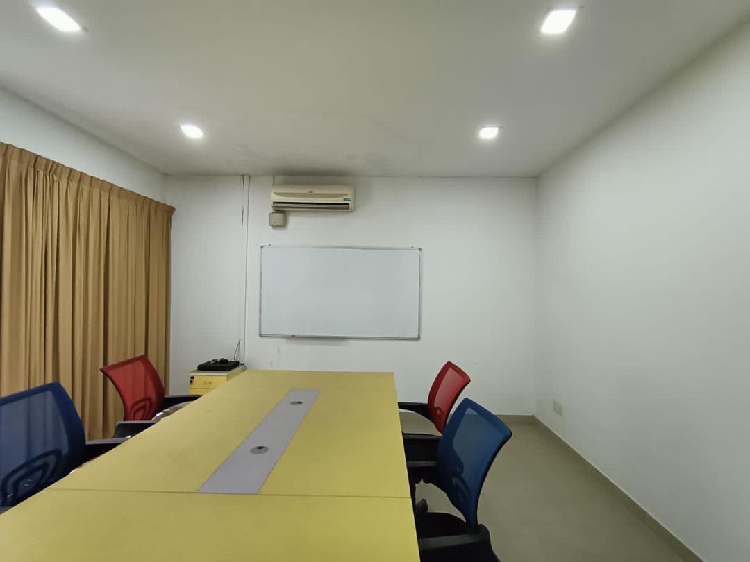 Damansara Perdana Office  By Chai - photo 11