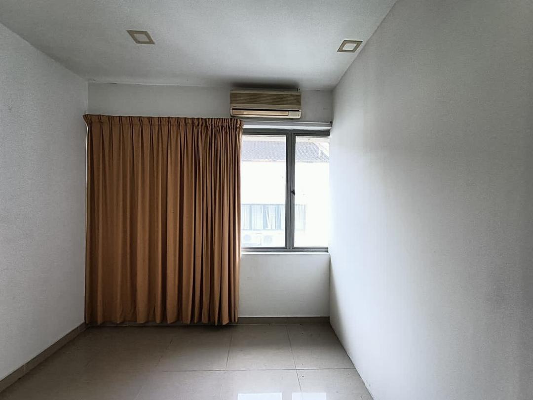 Damansara Perdana Office  By Chai - photo 13