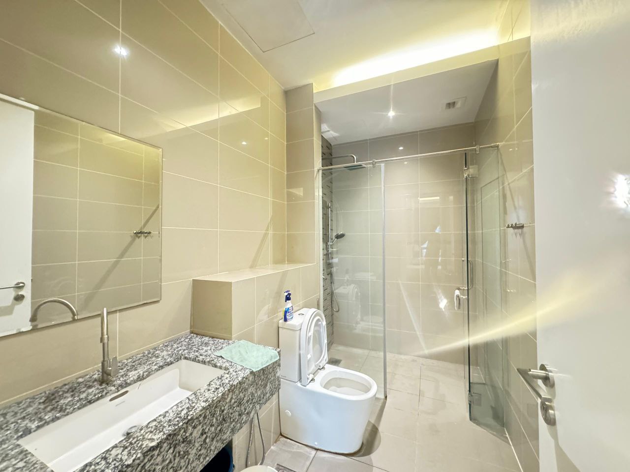 The Azure Residence 2Bed FF By Kevin - photo 4