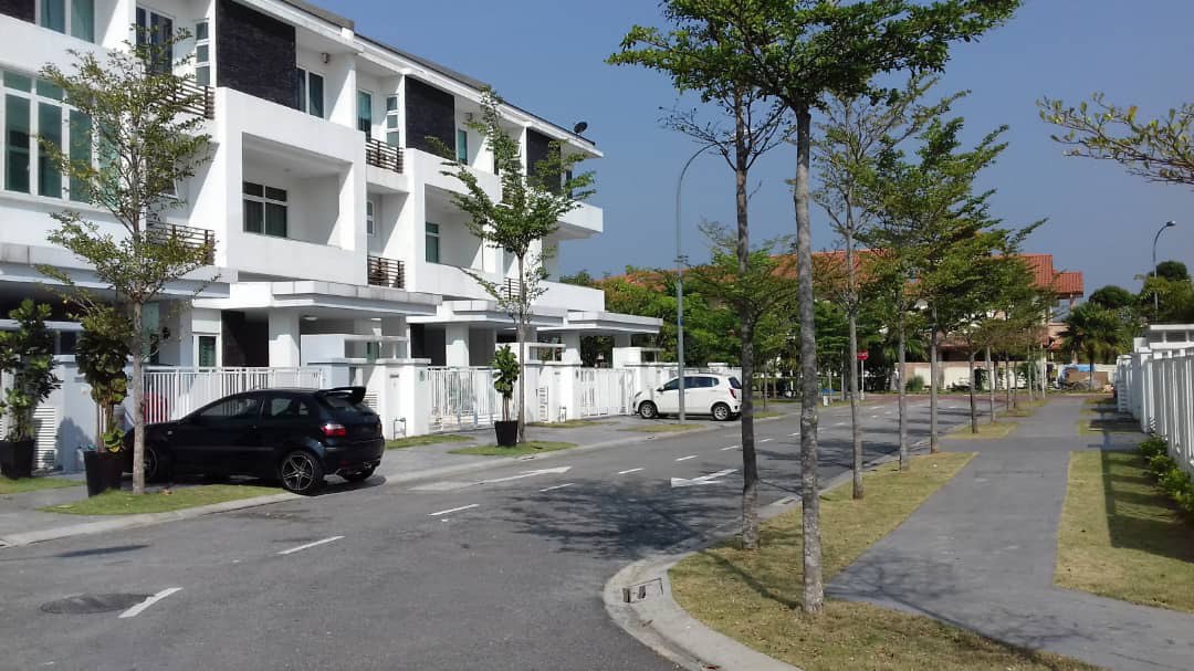 Lagenda 3 Waterfront Bukit Jelutong 3storey house - photo 2