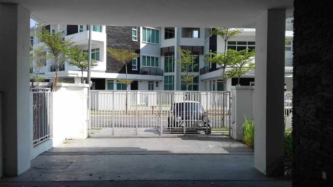 Lagenda 3 Waterfront Bukit Jelutong 3storey house - photo 4