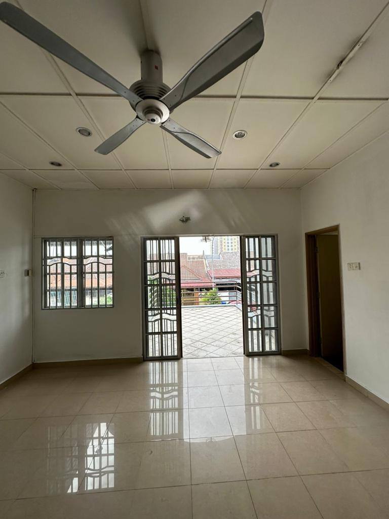 Double Storey House Berjaya Park Seksyen 32 - photo 2