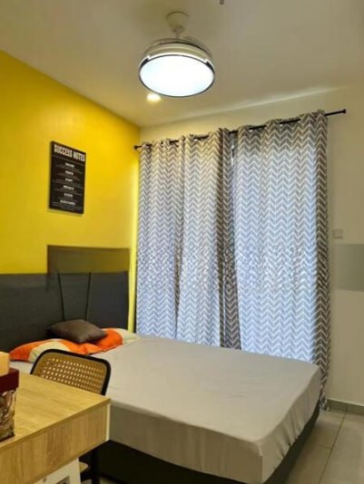 Yolo Singnature Suites 3Bed FF By BL - photo 3