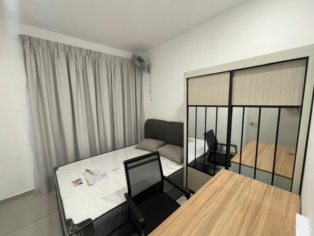 Yolo Signature Suites 3Bed FF By BL - photo 4