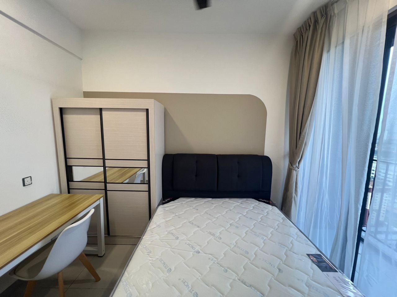 Yolo Signature Suite 3Bed By BL - photo 11