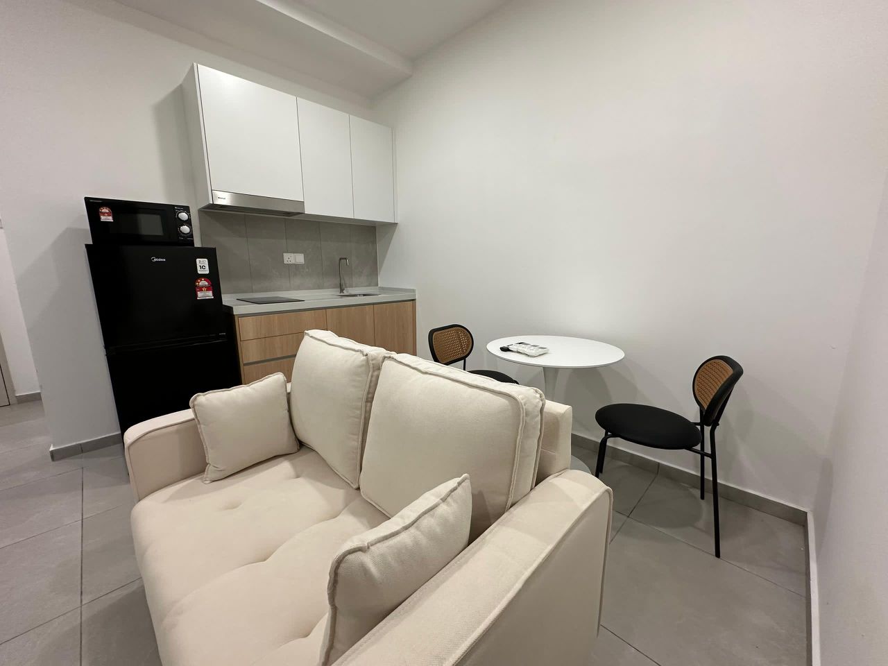 Yolo Signature 3Bed FF By BL - photo 2