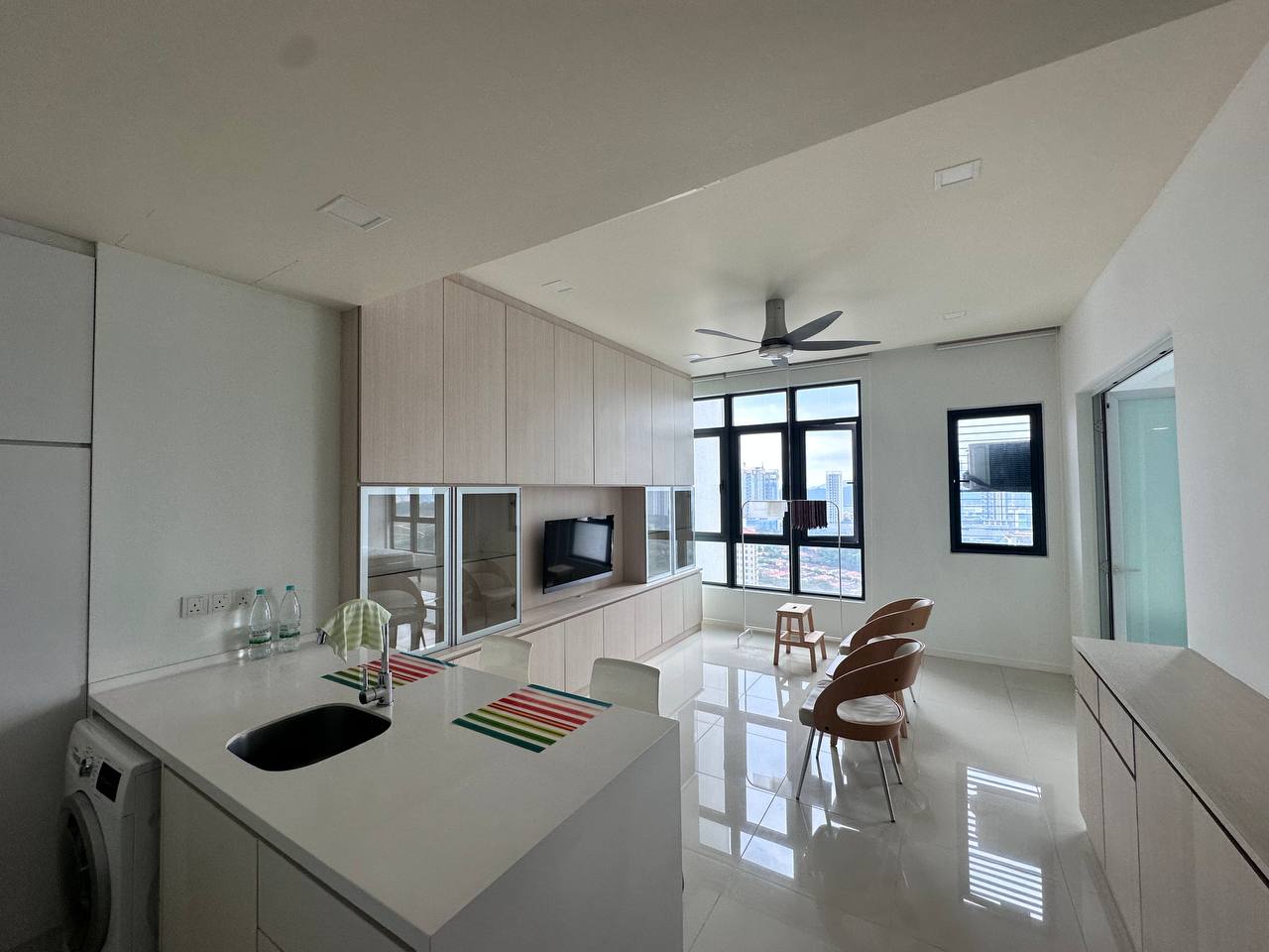 Tropicana Avenue 1Bedroom FF By Shawn - photo 3