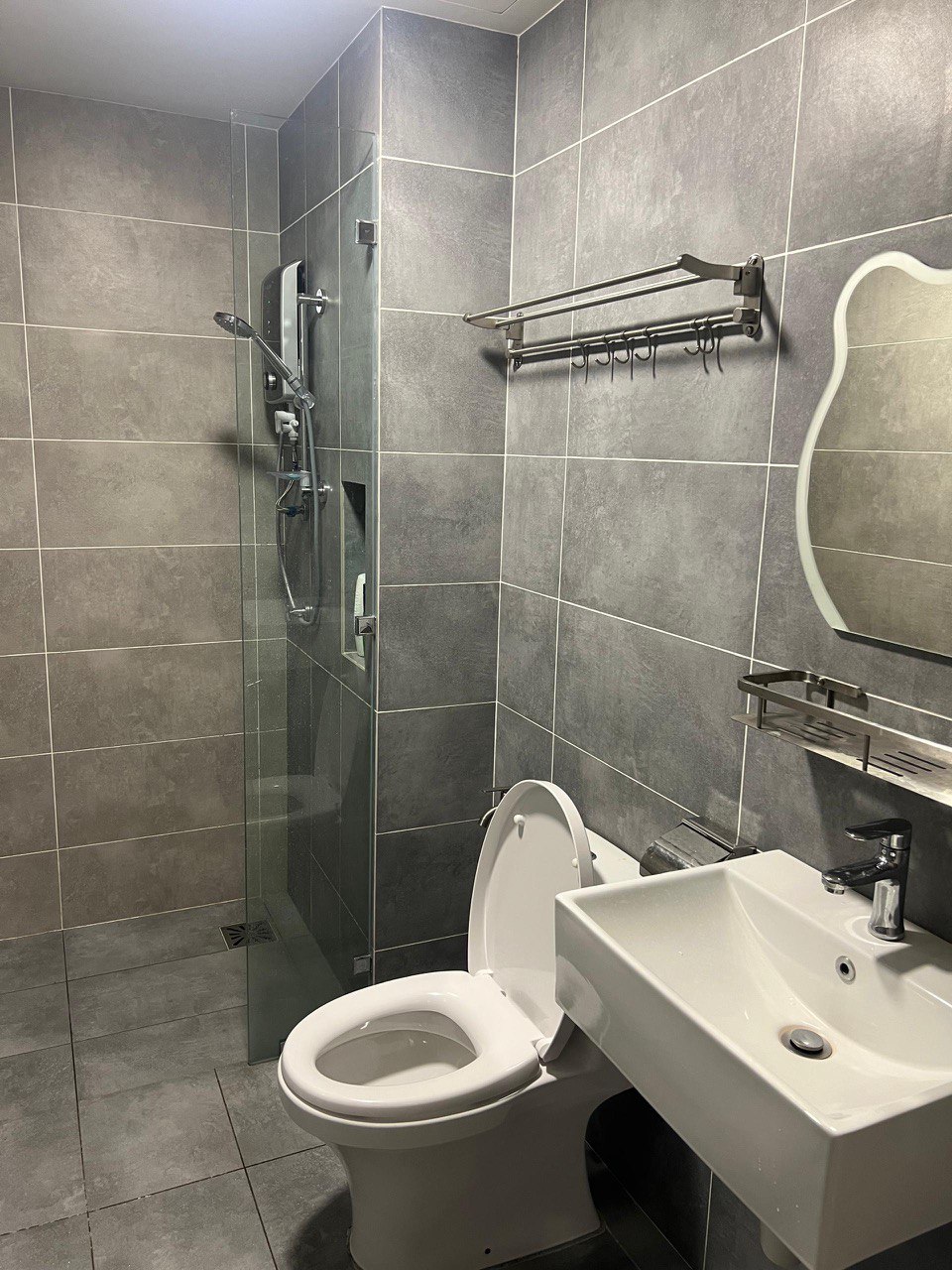 121 Residence 2Bed FF By Shawn - photo 3