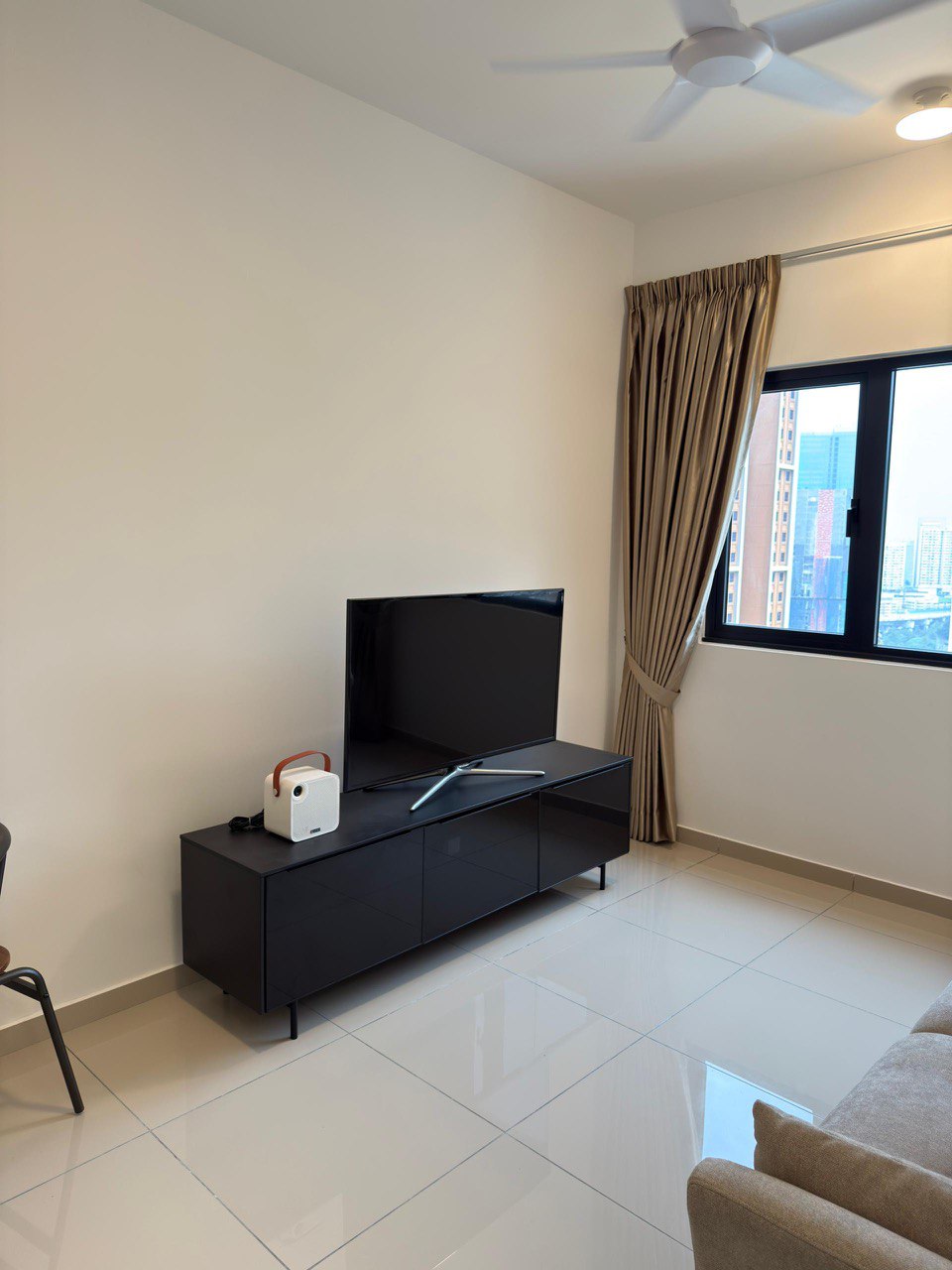 DVervain 2Bedroom FF By Shawn - photo 2