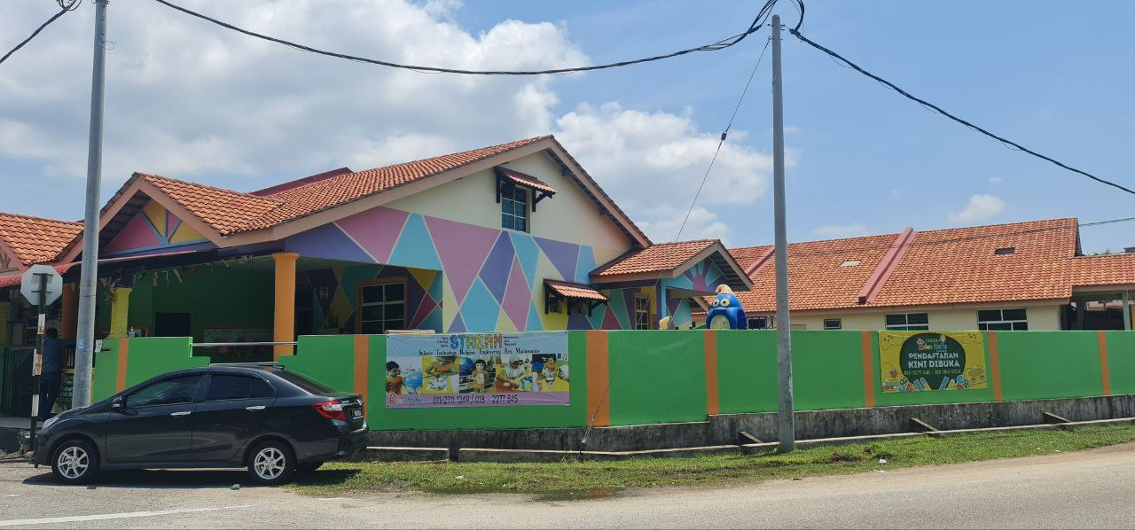 CORNER LOT TERES 1 1/4 TINGKAT SUNGAI KARANG DARAT, KUANTAN - photo 2