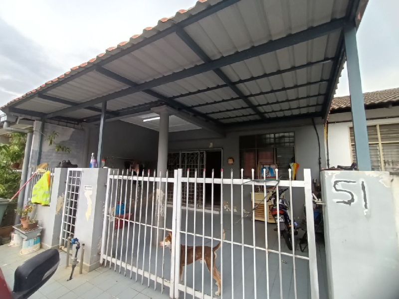 TERES SETINGKAT LORONG AIR PUTIH KUANTAN, PAHANG 