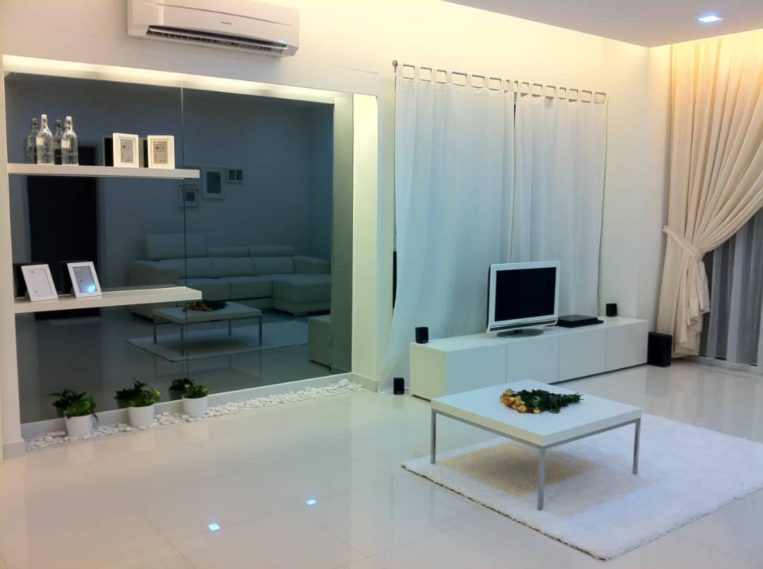 Platino Condominium - photo 2