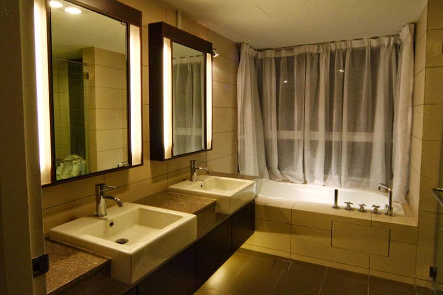 Platino Condominium - photo 4