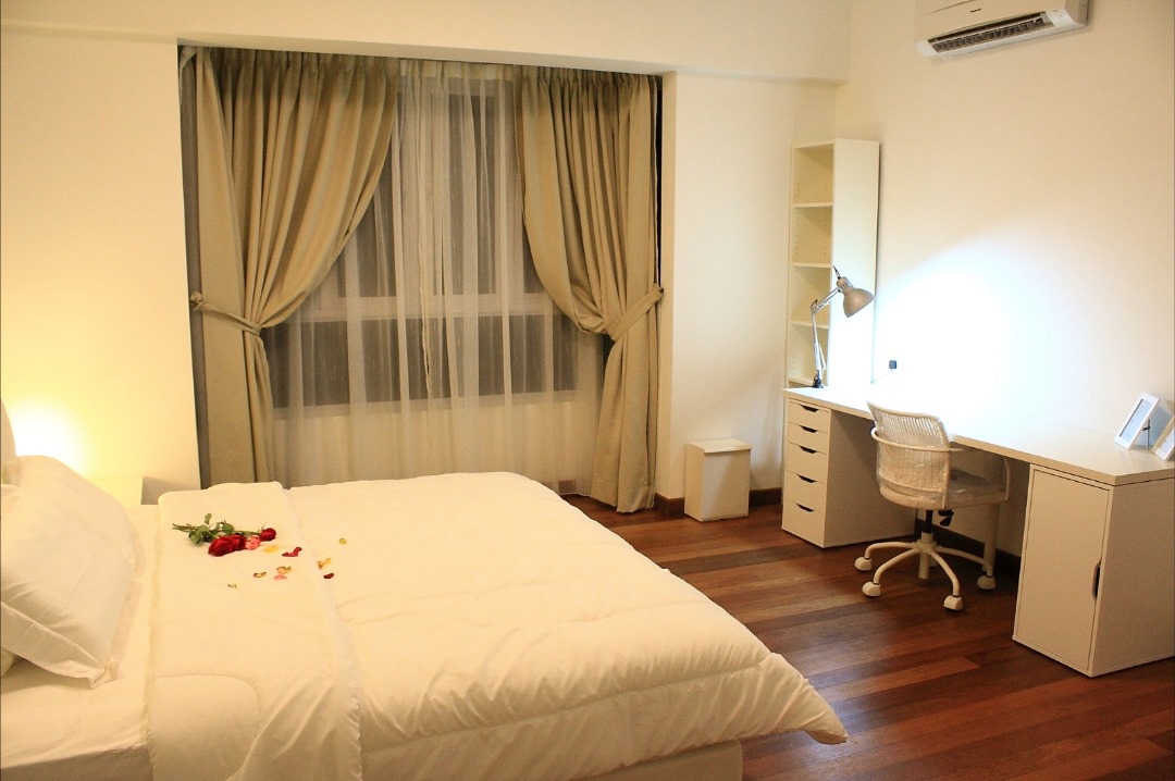 Platino Condominium - photo 2