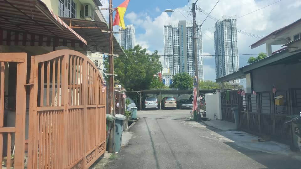 LOW COST Double Storey Taman Beringin Kepong - photo 2