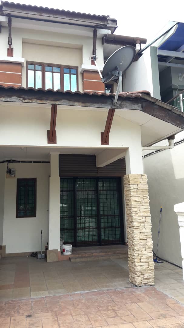 2 STOREY HOUSE RENOVATED CHERAS