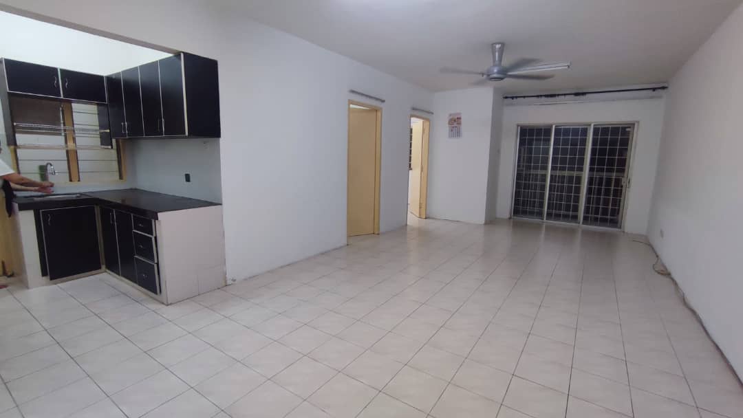 Batu Caves Lakeview Apartment near Selayang