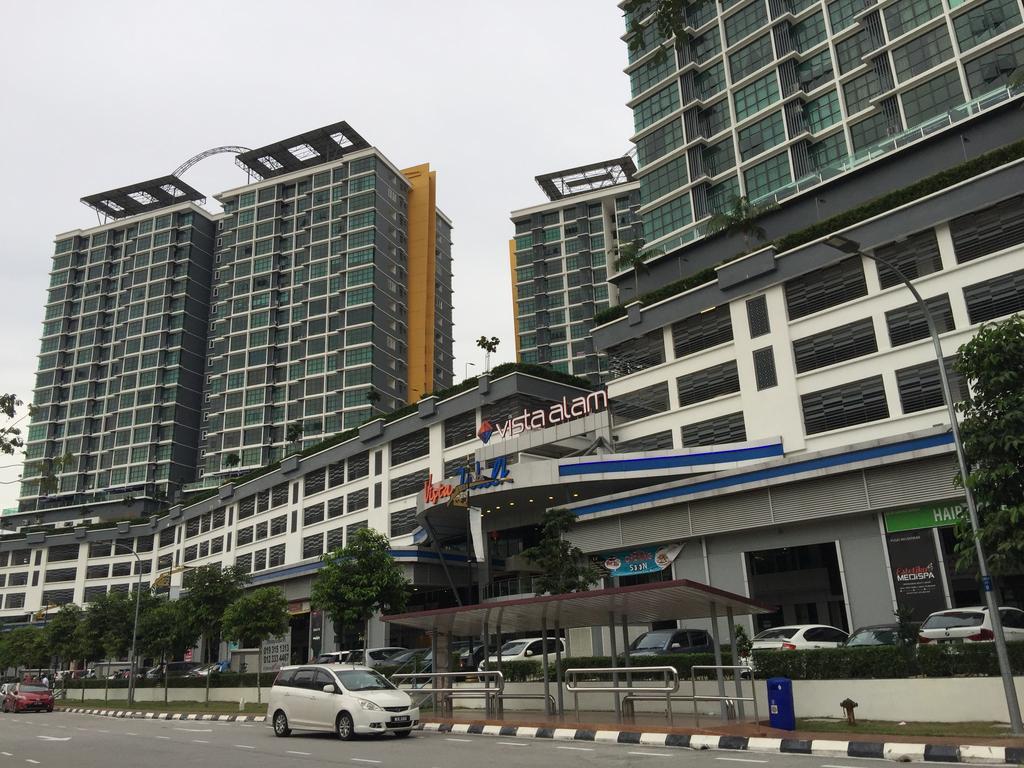 Vista Alam Serviced Apartment - photo 2