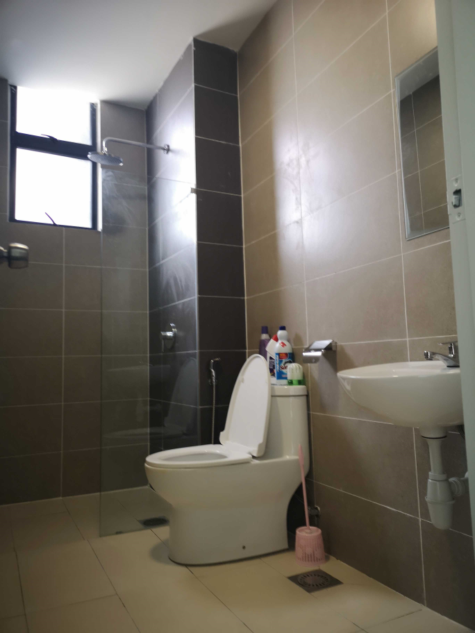 City Of Green Condo 1200sf Freehold Fully Furnishe - photo 4