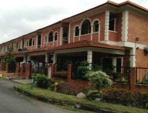 Bandar Sungai Long c ...