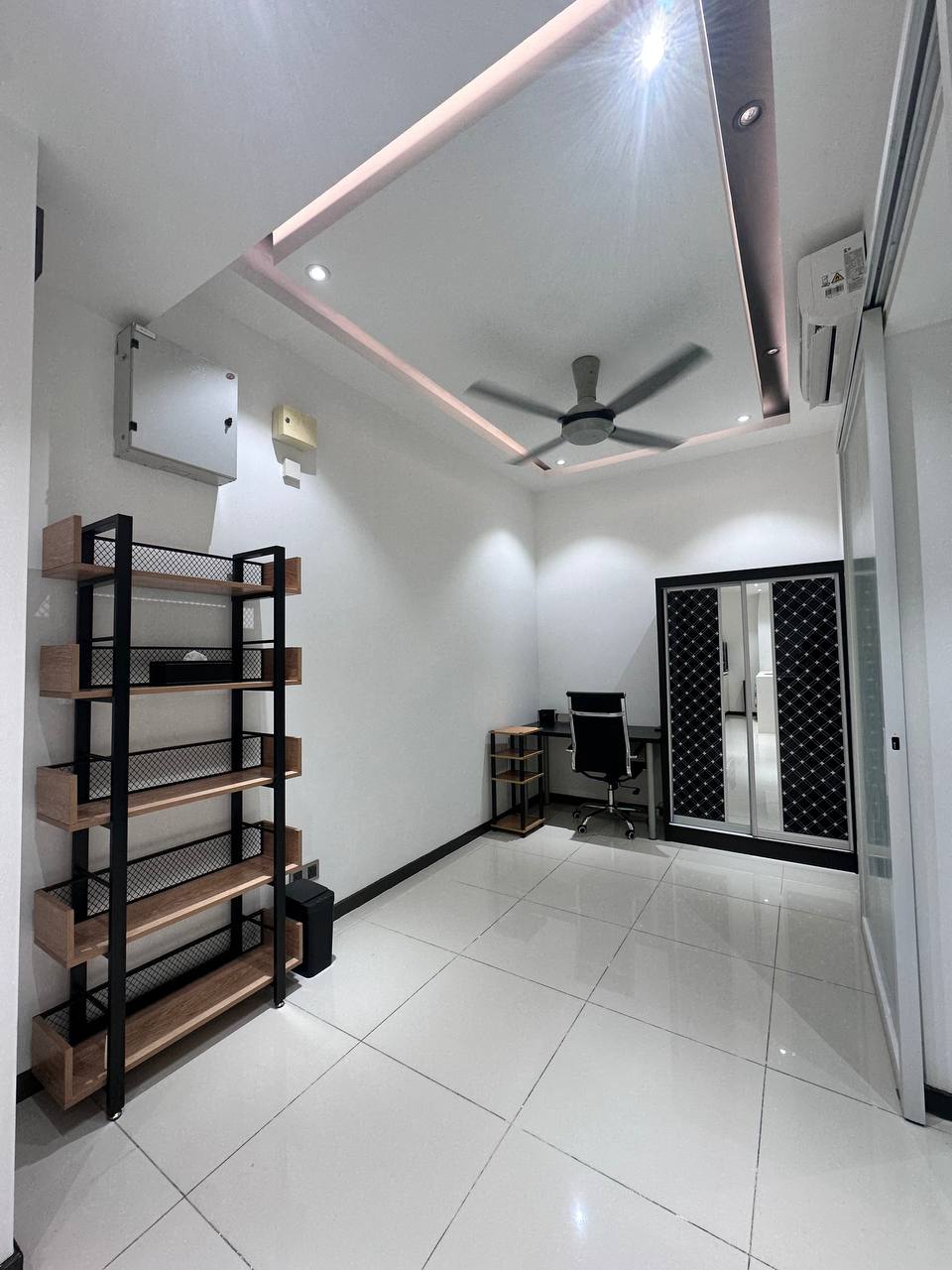 Tropicana Avenue 2room unit by Shawn - photo 7