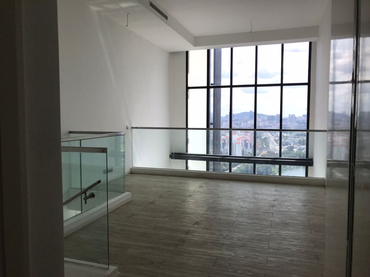 M City 910sf Partly SELL 550k - photo 2