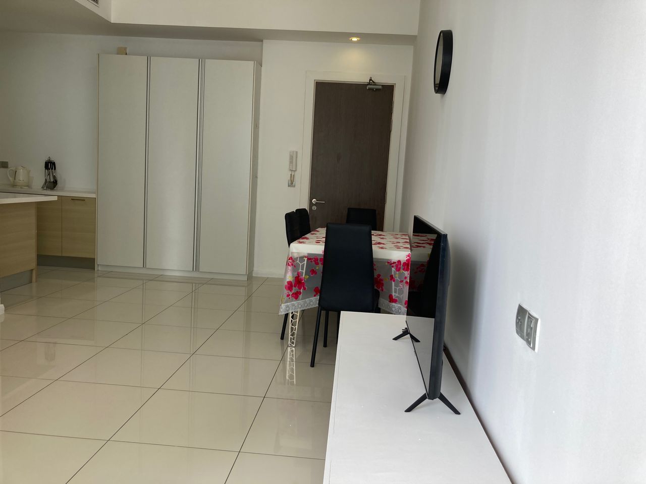 M Suites 2 room 959sf 2500 - photo 13