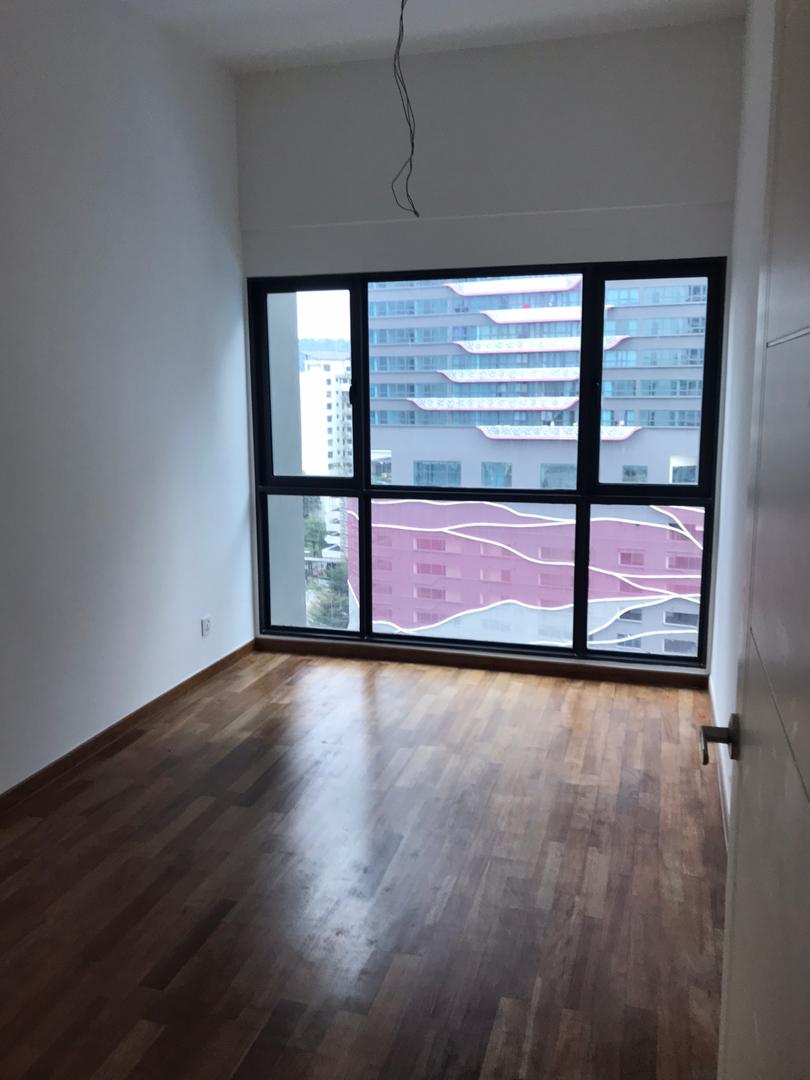 Reizz 2 room SELL 750k