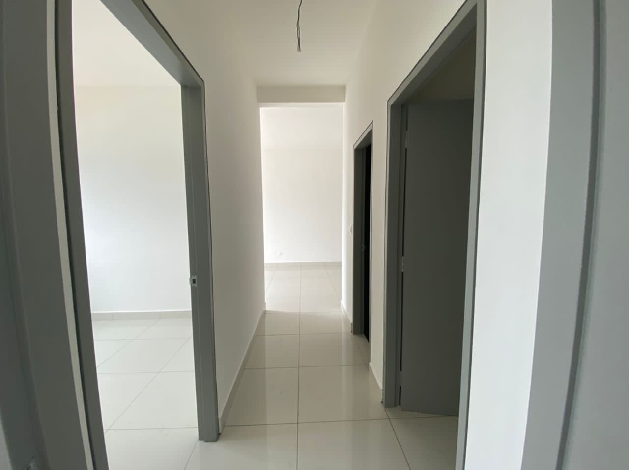 Traders Garden Rent 3R 773sf - photo 2