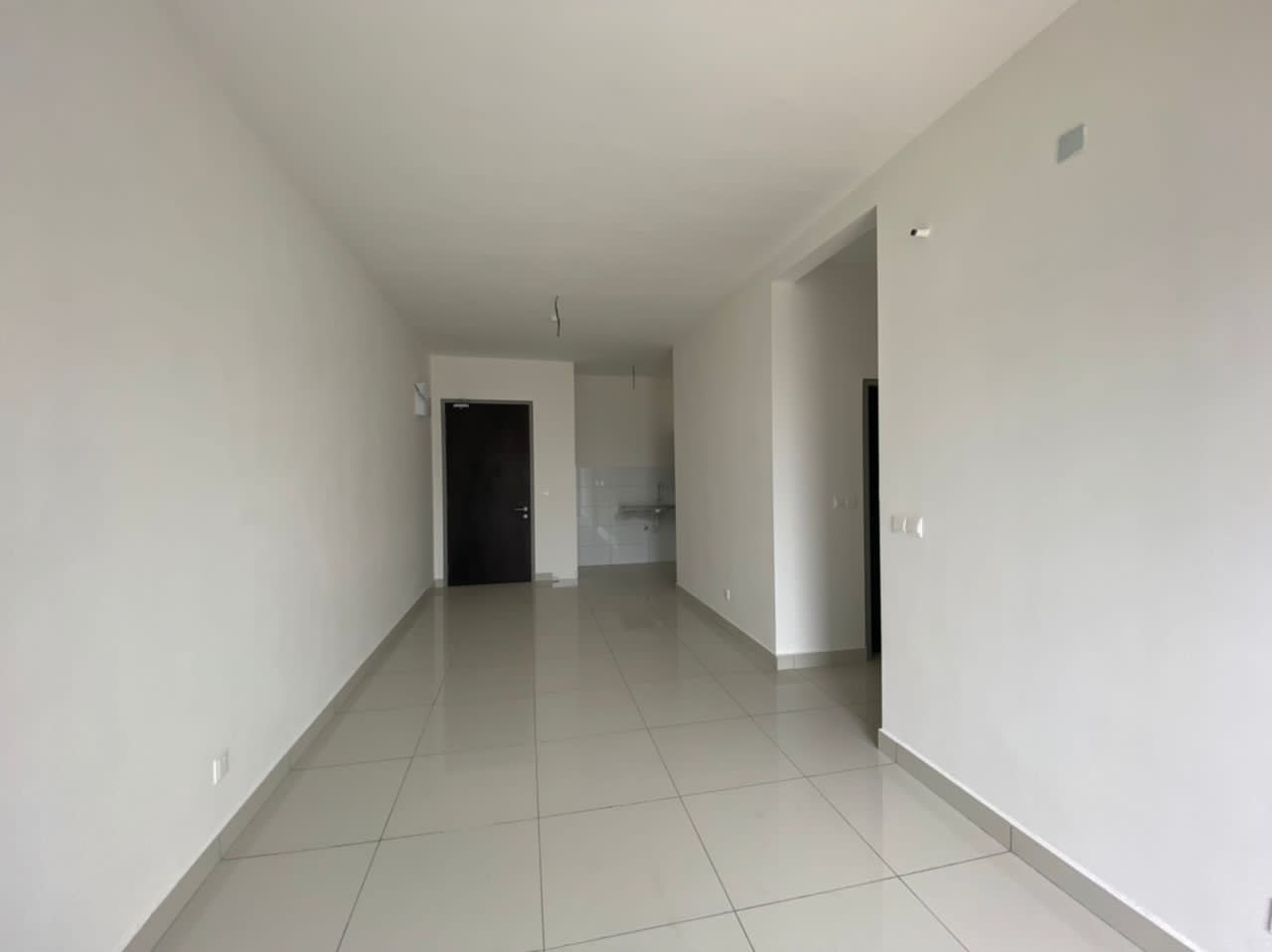 Traders Garden Rent 3R 773sf - photo 4