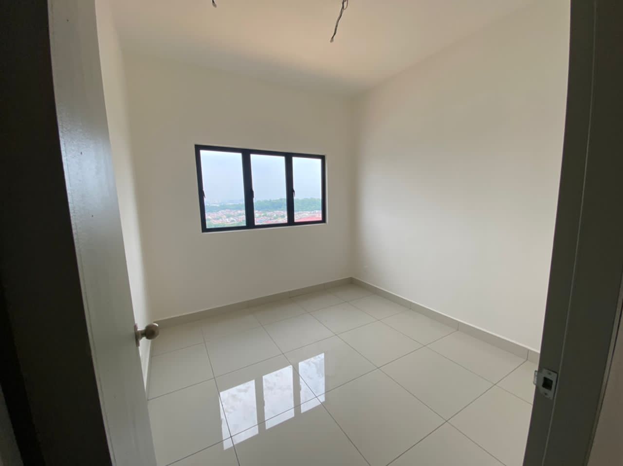 Traders Garden Rent 3R 773sf - photo 5