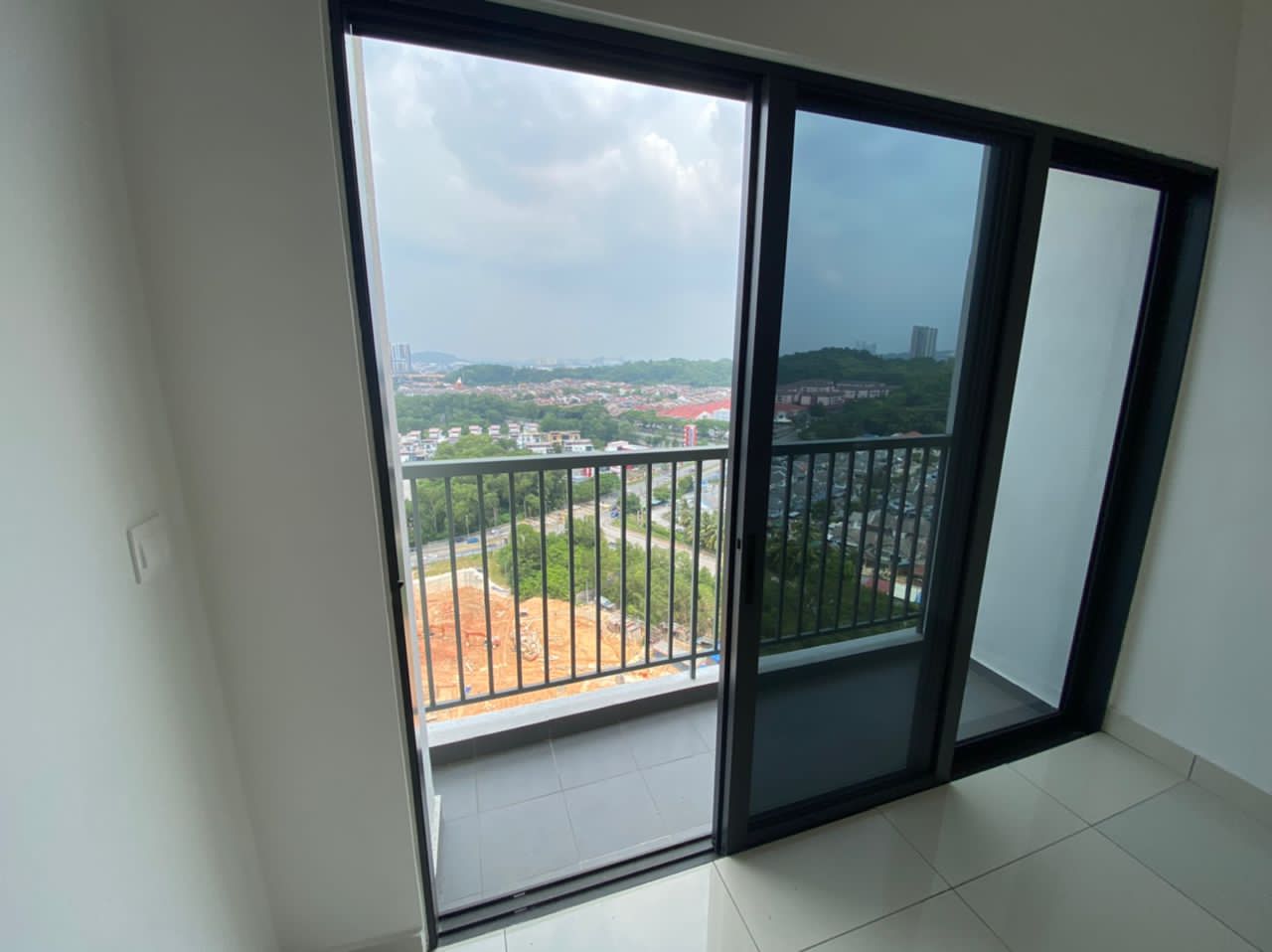 Traders Garden Rent 3R 773sf - photo 9