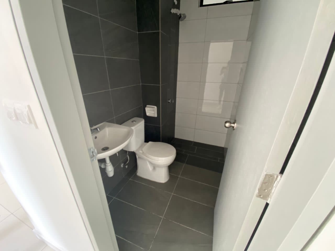 Traders Garden Rent 3R 773sf - photo 10