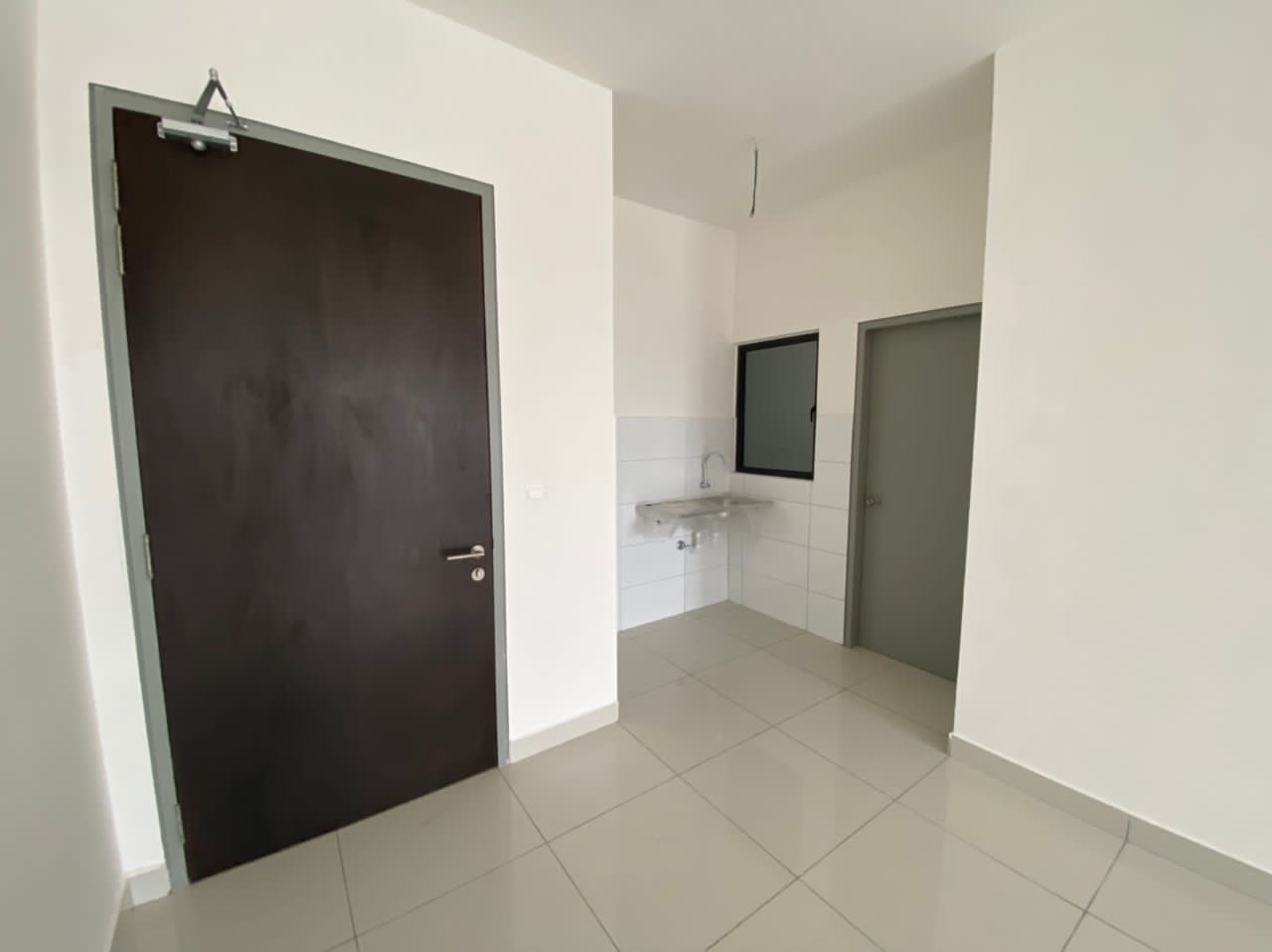 Traders Garden Rent 3R 773sf - photo 12