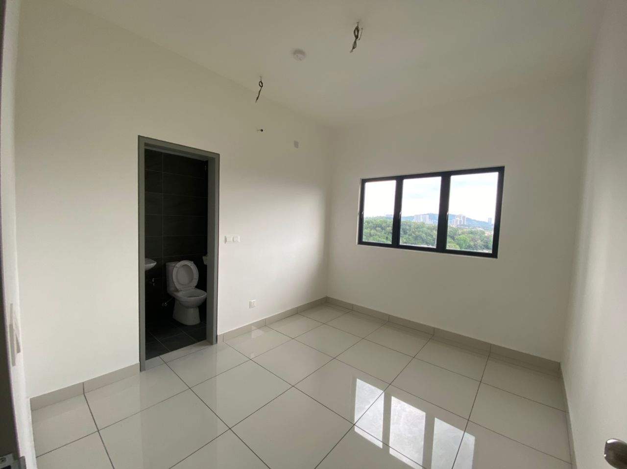 Traders Garden Rent 2R 604sf - photo 9