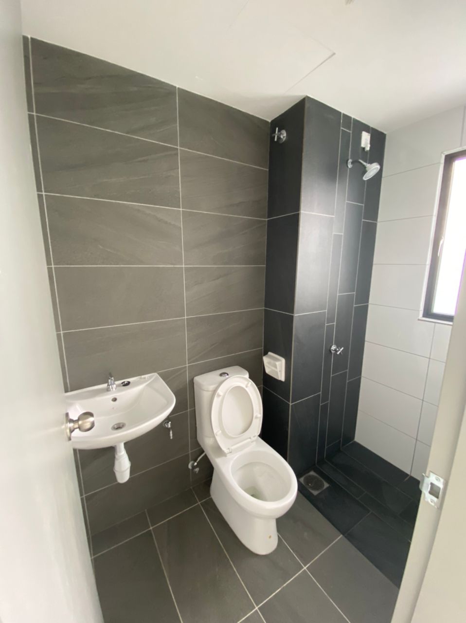 Traders Garden Rent 2R 604sf - photo 11