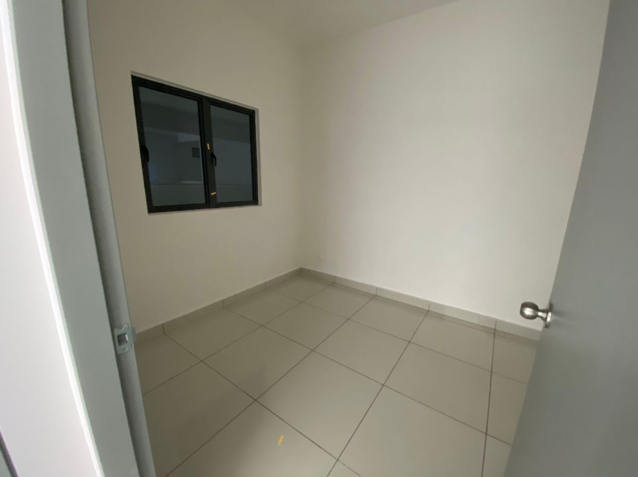 Traders Garden Rent 2R 604sf - photo 12