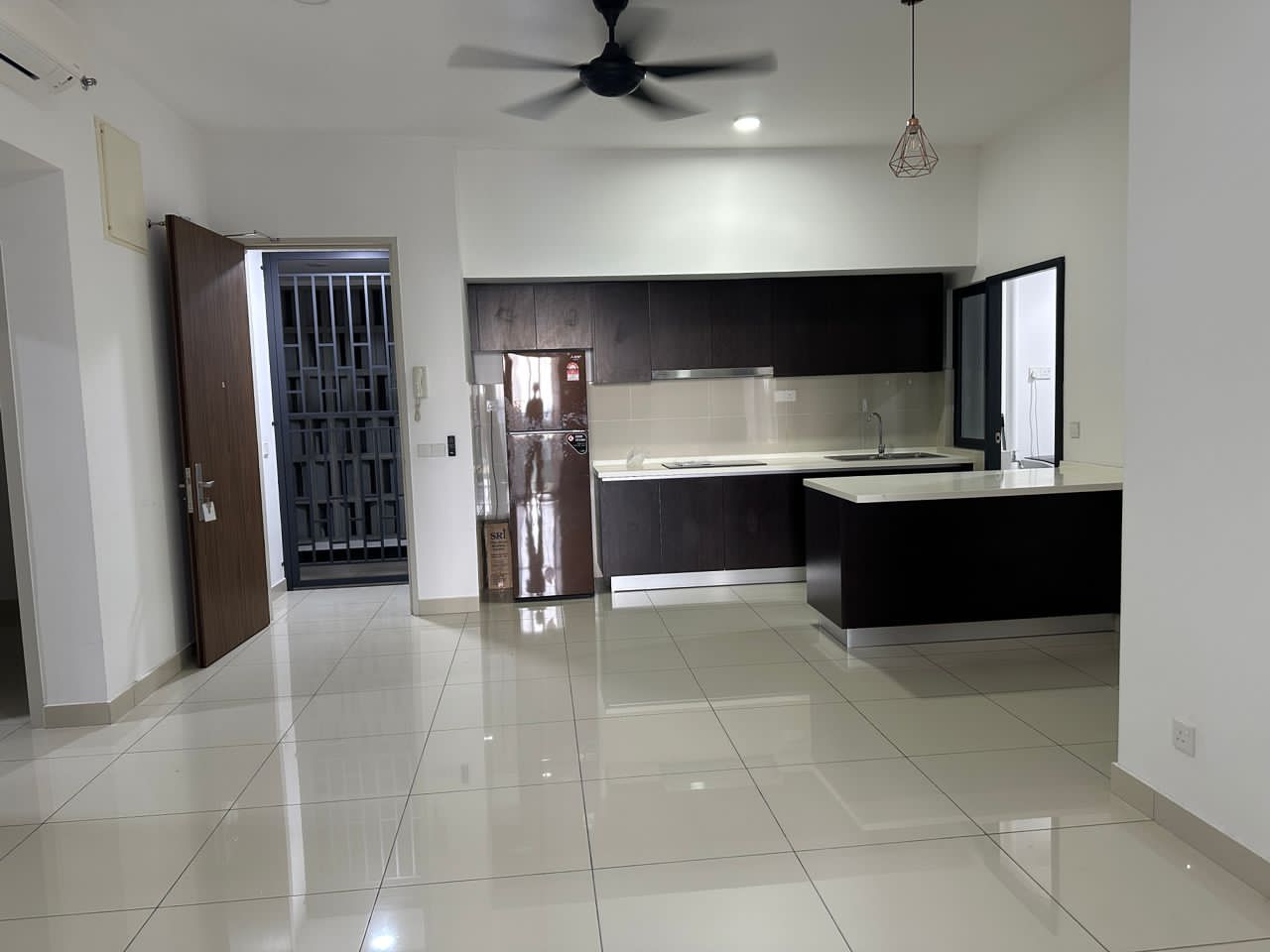 Setia City 2plus1 bed 2 bath 985sf FF 2800 - photo 4