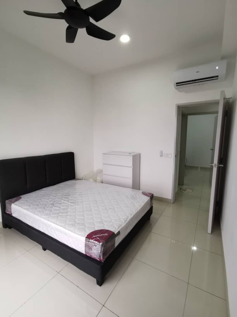 Setia City 3 bed 2 bath 1045sf FF 3000 - photo 2