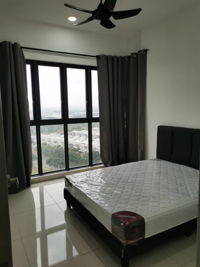 Setia City 3 bed 2 bath 1045sf FF 3000 - photo 3