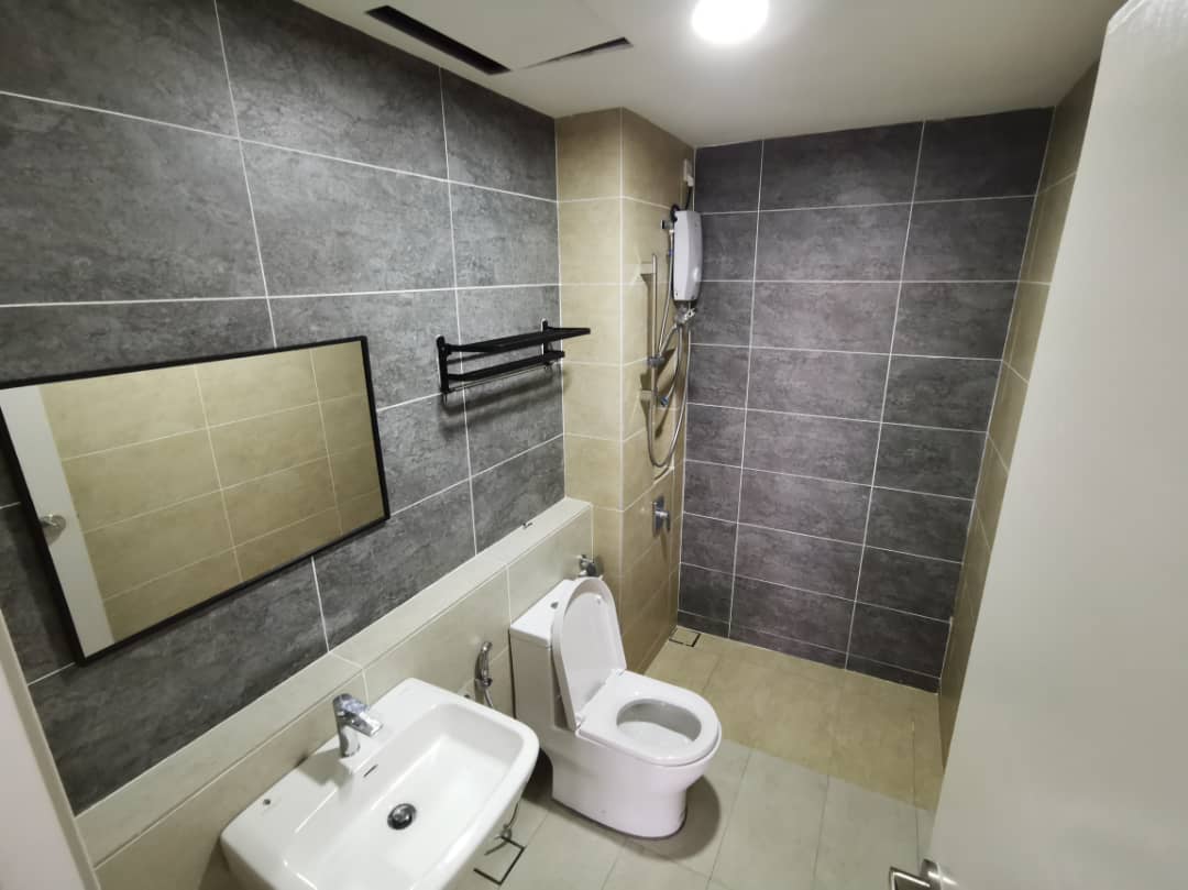 Setia City 3 bed 2 bath 1045sf FF 3000 - photo 13
