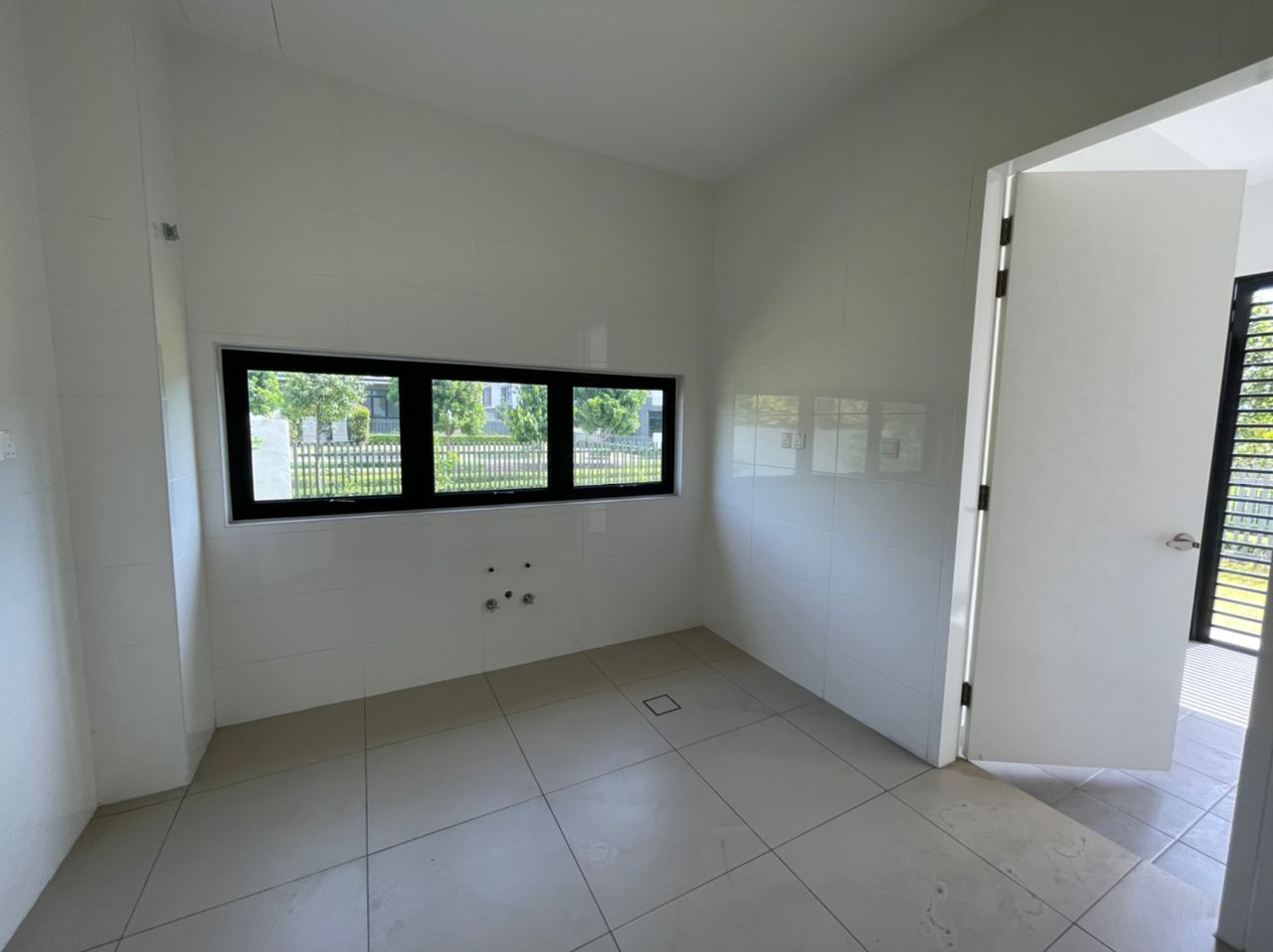 Dremien Eco Ardence Semi D 5 bed 4 bath 2x58 mil - photo 3