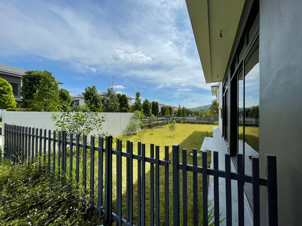 Dremien Eco Ardence Semi D 5 bed 4 bath 2x58 mil - photo 12